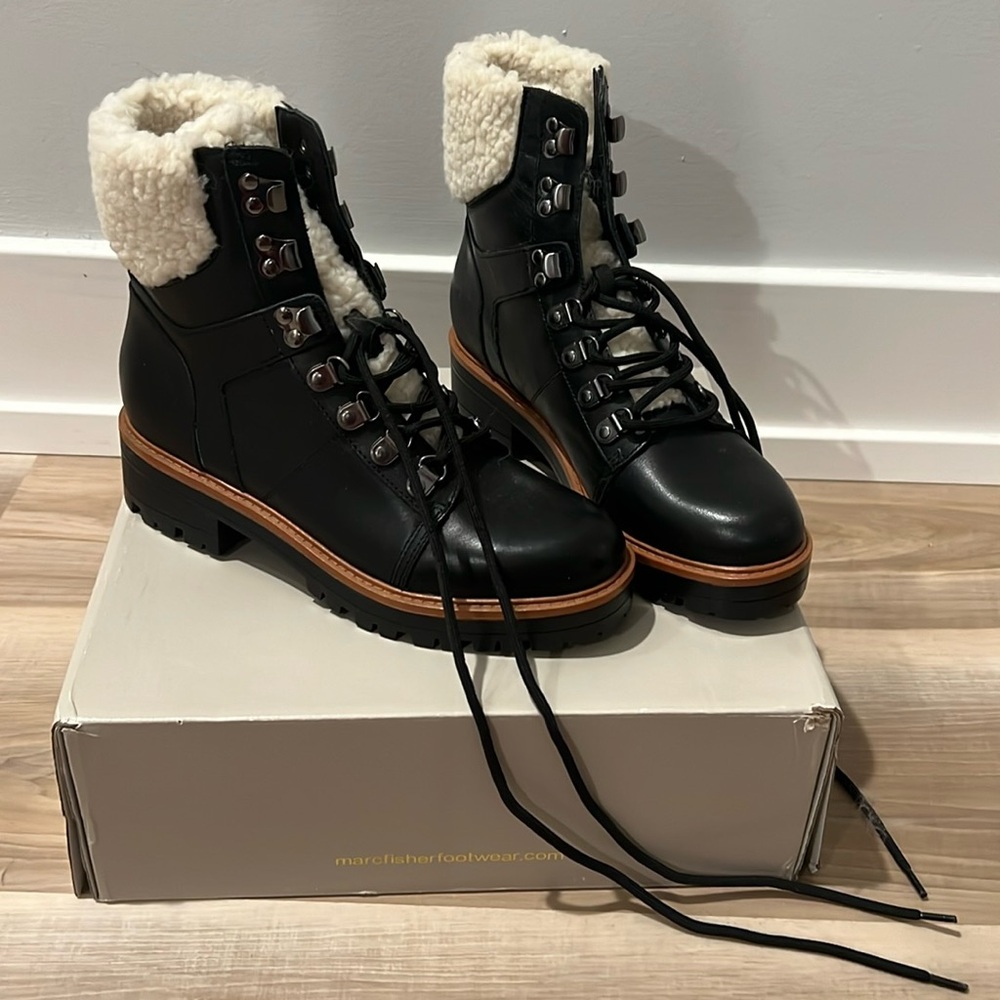 BNIB - MARC FISHER ISABEL BOOTIES 7.5